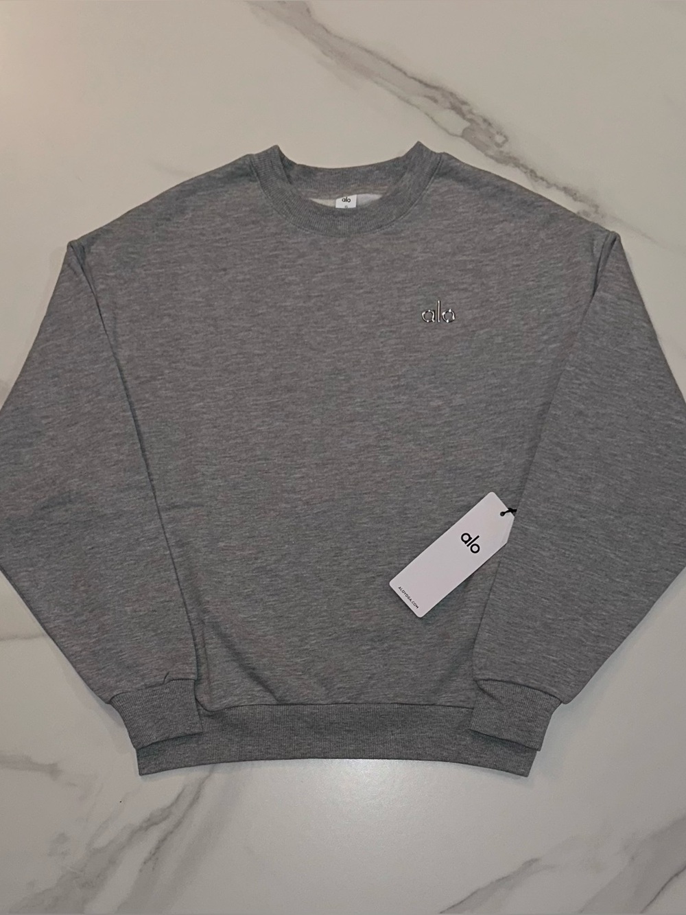 Alo Yoga Accolade Crew Neck Sweatshirt Athletic Heather Grey NWT Size XS